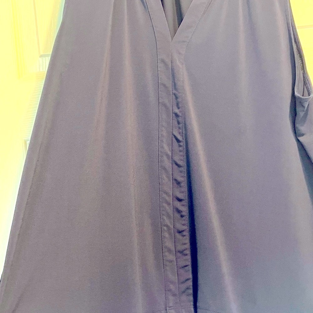 🍊5/$35 H&M Navy Sleeveless Blouse XL🍊 - Picture 5 of 5